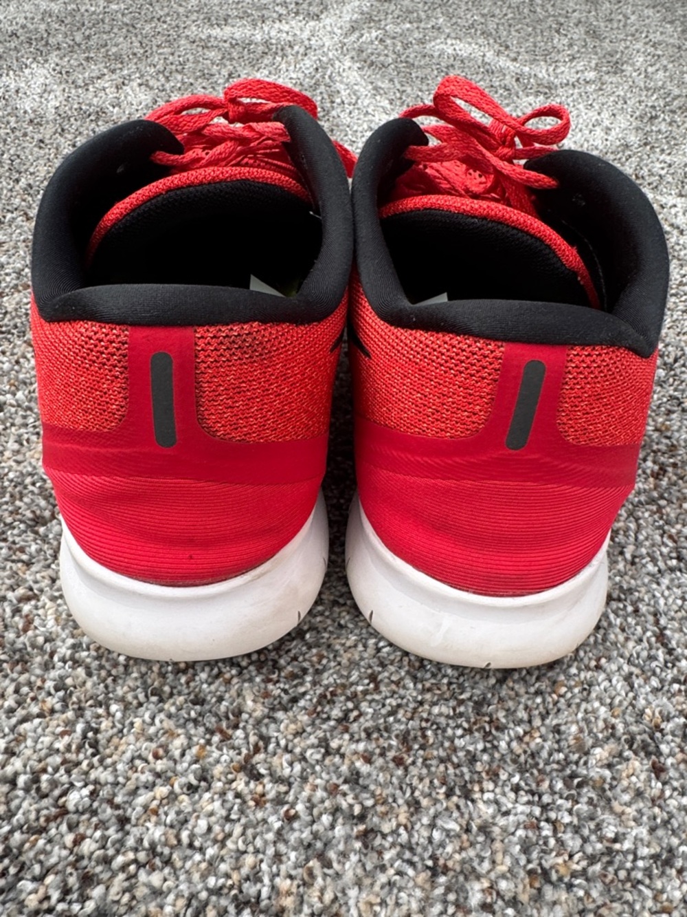 Nike Red and Black Men's Lightweight Running Shoes - Picture 3 of 6